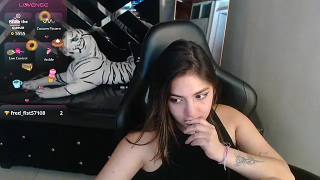 emily_cooper_tのライブXXXチャット