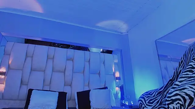 Chat +18 de revenmiller_ ao vivo