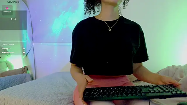 Lia_Tinez: онлайн-секс-чат