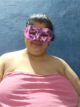 tamilthanushri Chat XXX in diretta