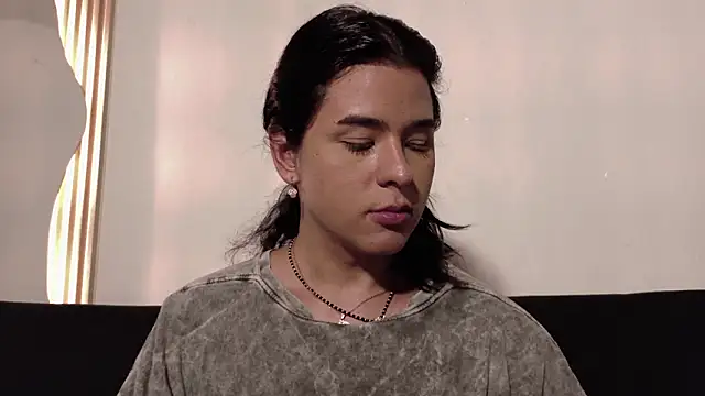 Chat +18 de Angel-umbra ao vivo