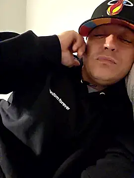 DoggiiDick Webcamshow