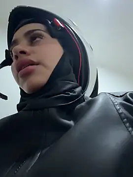 AlannaEvons' Live XXX Chat