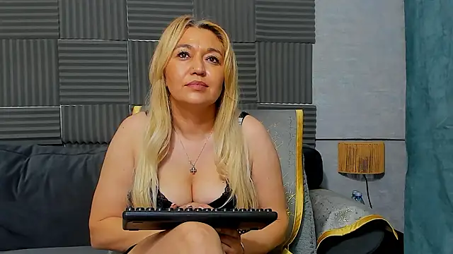 AngelaVeluren Webbikameraesitys