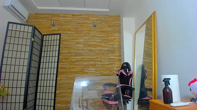 MiaNoirr's Live XXX Chat