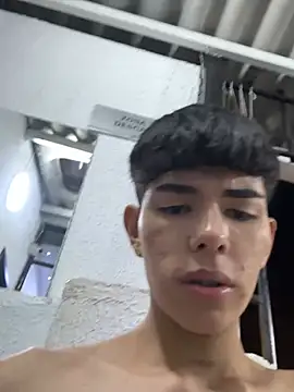 noah_lewissのライブXXXチャット