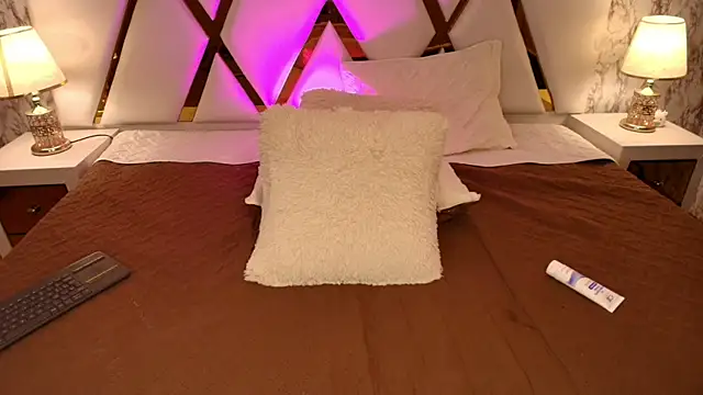 Annie_Thompson_: онлайн-секс-чат