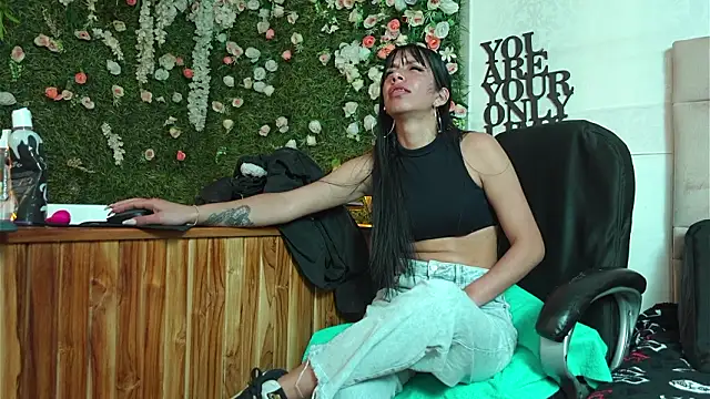 Chatroom XXX en direct de Abbyvega99