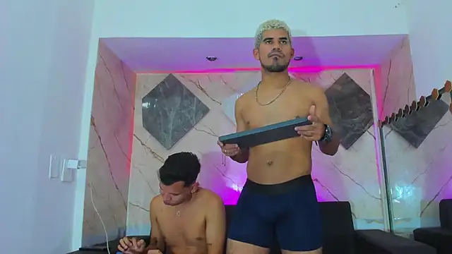 Latins_on_fireのライブXXXチャット