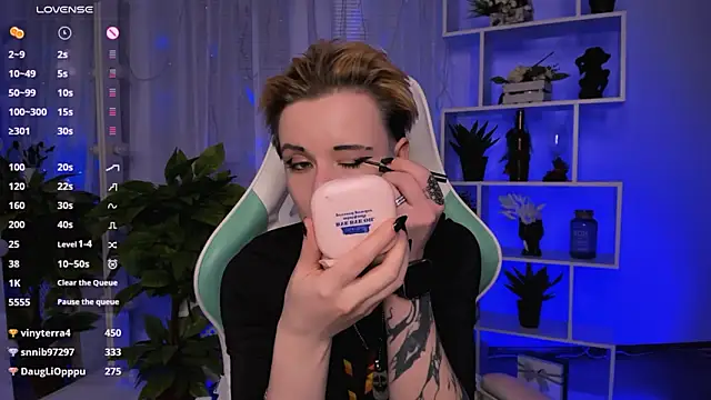 XXX chat uživo modela _Rein_ramm