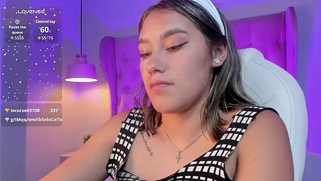 Živý XXX chat _Sophie__miller