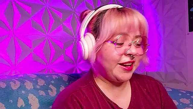 XXX chat uživo modela Satyn_doll