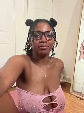 mochamimi webkamerás műsora