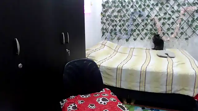 XXX chat uživo modela kittykalor09