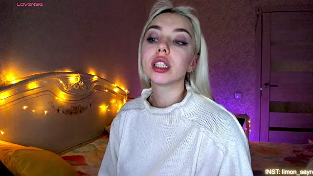 LillyMoure_: онлайн-секс-чат