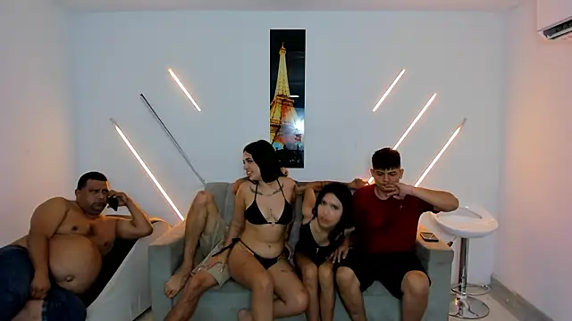 Pokazy przed kamerką – brutal_sex_room2k