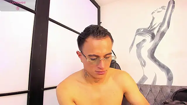 LiamDeep's Live XXX Chat