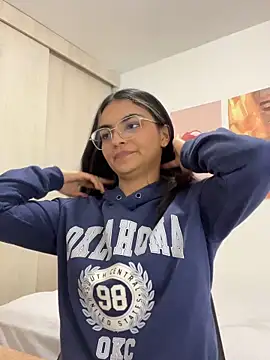 Cat2525's Webcam Show