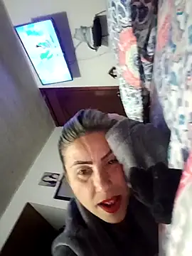 maynor_1998's Live XXX Chat