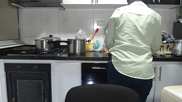 Chat +18 de kateleyagrey ao vivo