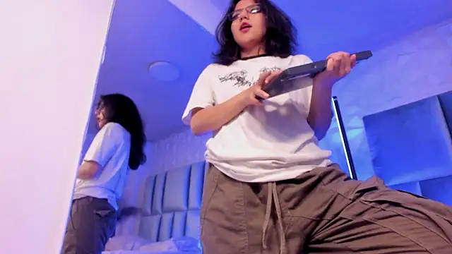 HollyPeach লাইভ XXX চ্যাট