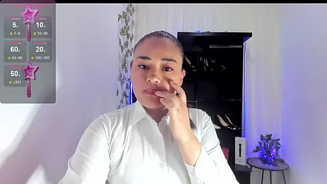 ReyleDoll লাইভ XXX চ্যাট