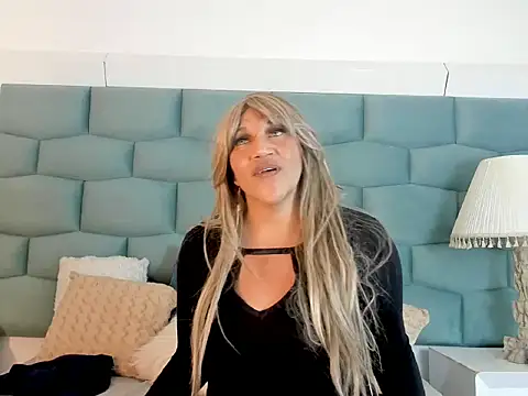 MiaMancini live XXX chat