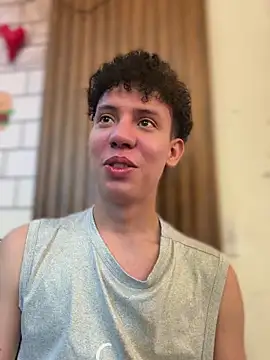 yoursexyjose's Webcam Show