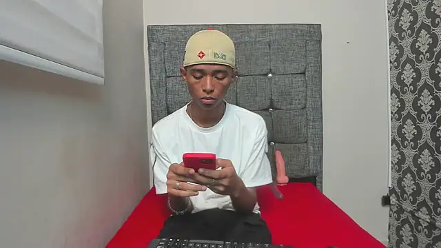 Little_Twink19x's Webcam Show