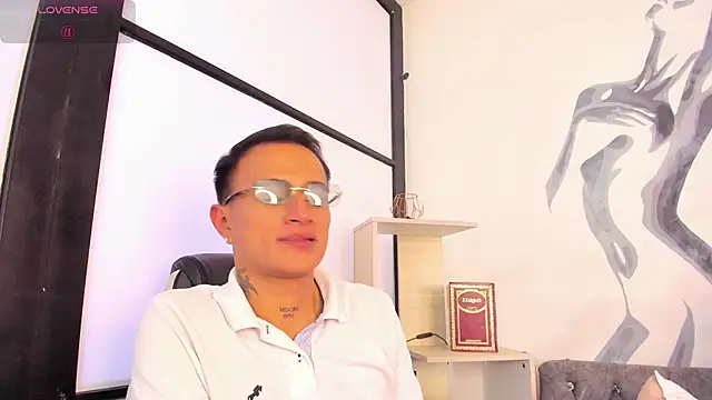 LiamDeep's Live XXX Chat