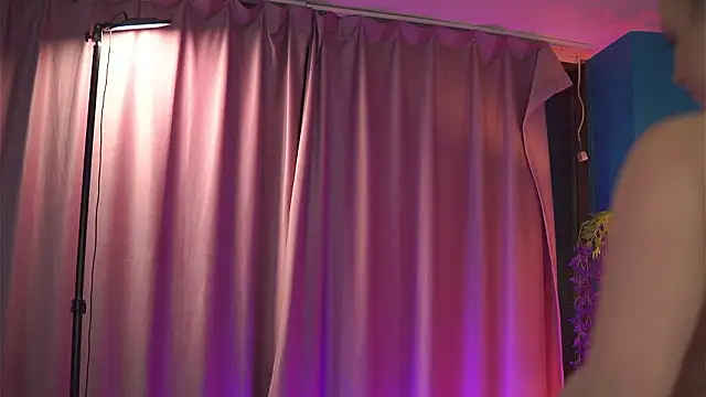 ElyssawetXX's Live XXX Chat