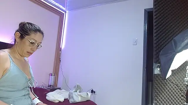 kaylaMinov_: онлайн-секс-чат