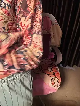 Lucky_Flora Chat XXX live