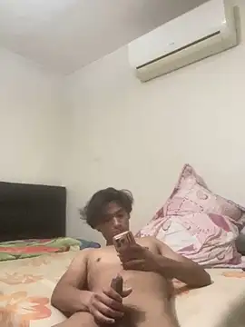 EmilianoPerex: διαδικτυακό σόου στην κάμερα