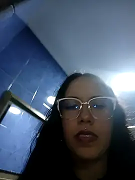 MiaForever1のライブXXXチャット