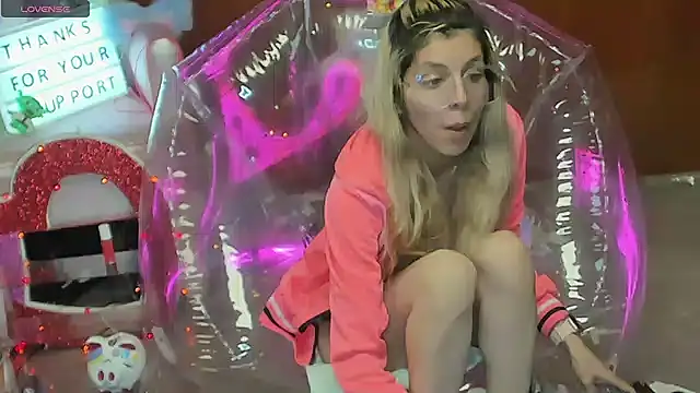 Skinygirl's Webcam Show