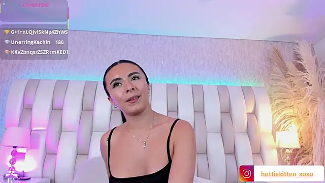 Chat XXX en directo de Viollet_xoxo