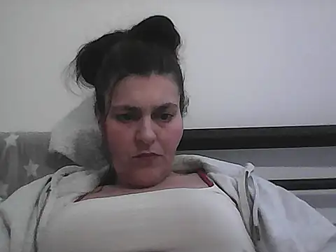 Curvy-Essex-Milf Chat XXX live