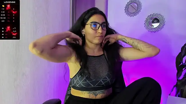 bella_thorne3 élő XXX-chatje