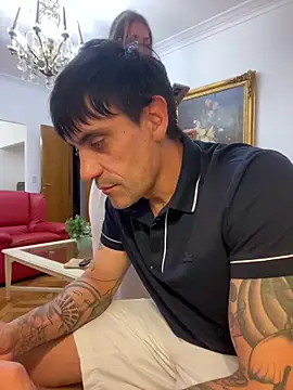 Elnonoykeila77 élő XXX-chatje