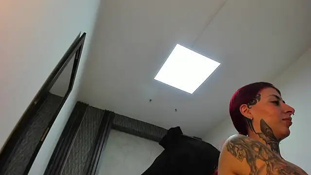 selene_red_ Live XXX-chat