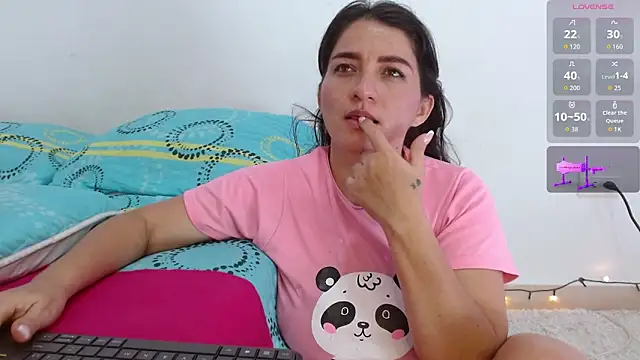 Emelyross_'s Live XXX Chat