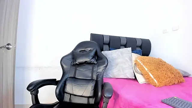 دردشة NatashaBenetti الجنسية المباشرة