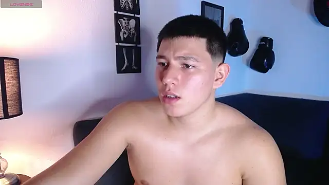 JamesCr_'s Live XXX Chat