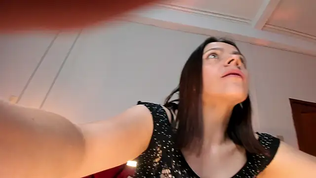 دردشة AnnaBroooks الجنسية المباشرة