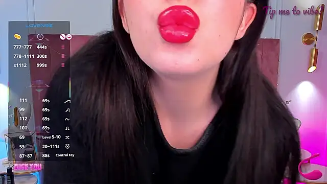 Mayzzie Chat XXX in diretta