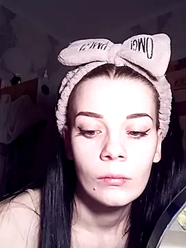 JhonSHelBy7LuNa Adlı Modelin Canlı XXX Sohbeti