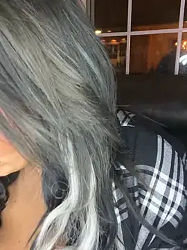 Chatroom XXX en direct de LittleMissEeve