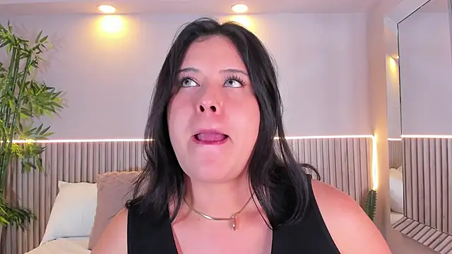 GeorginaReyes: διαδικτυακό σόου στην κάμερα