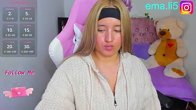 ema_tayy élő XXX-chatje